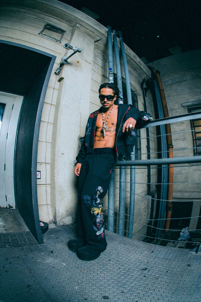 XTRANHO "BY MATUÊ" CALÇA MOLETOM PRETA