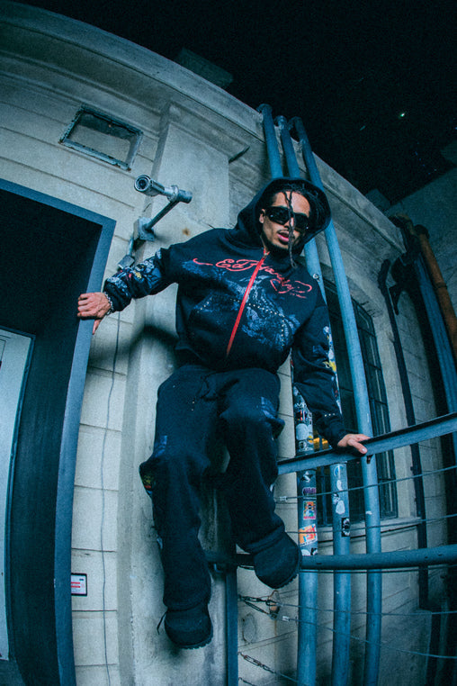 XTRANHO "BY MATUÊ" CALÇA MOLETOM PRETA